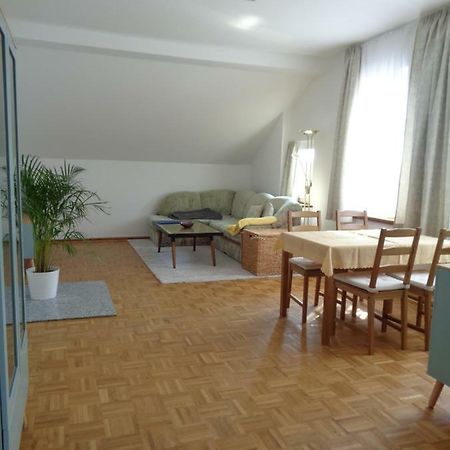 Leipzig-Suedwest Apartment ภายนอก รูปภาพ